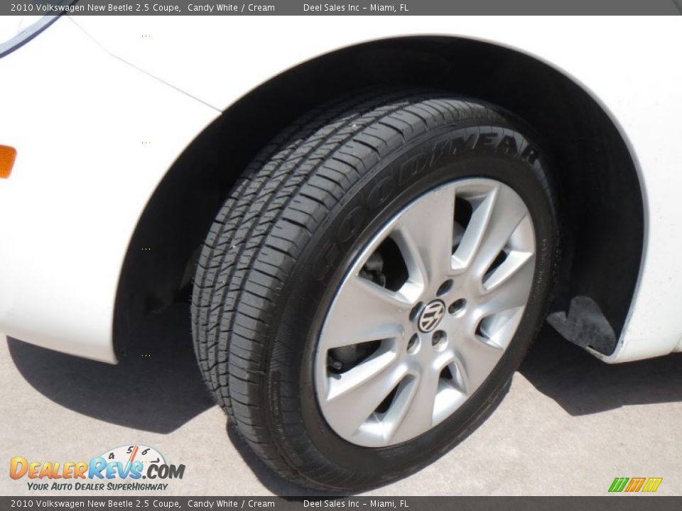 2010 Volkswagen New Beetle 2.5 Coupe Candy White / Cream Photo #13