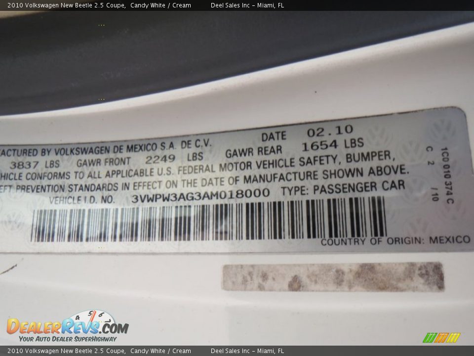 2010 Volkswagen New Beetle 2.5 Coupe Candy White / Cream Photo #14