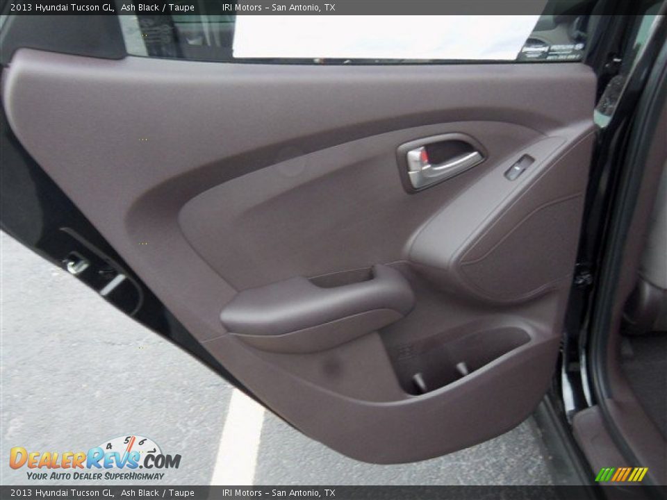 2013 Hyundai Tucson GL Ash Black / Taupe Photo #10