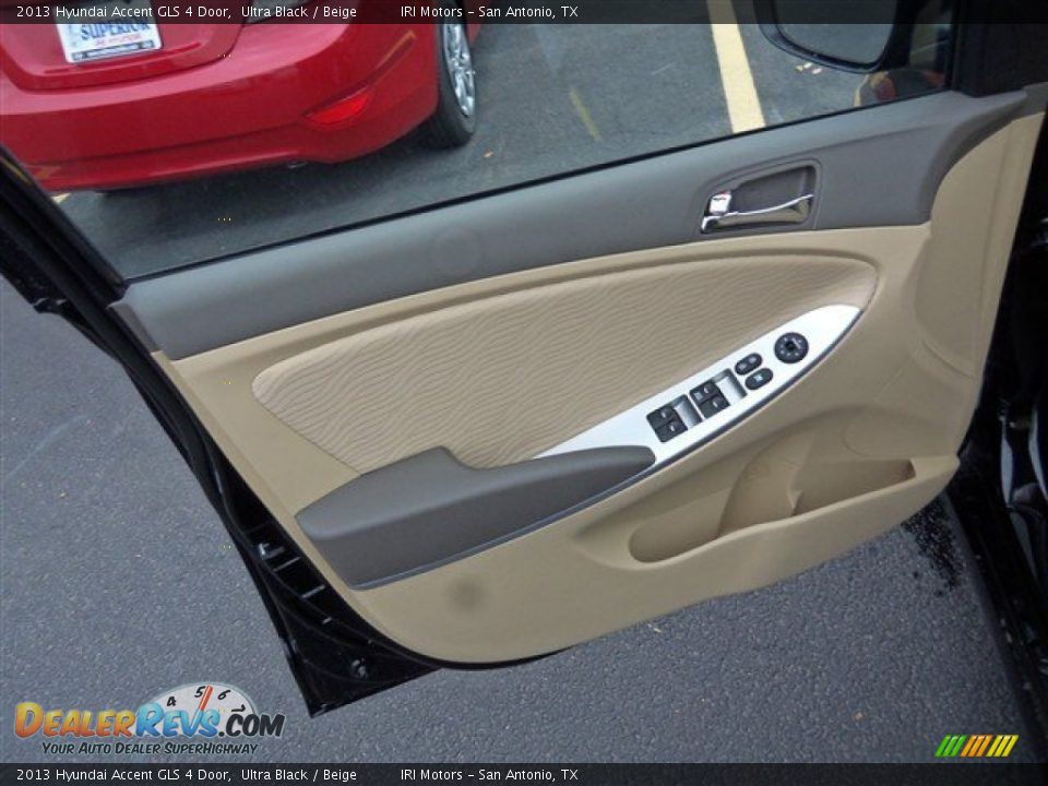2013 Hyundai Accent GLS 4 Door Ultra Black / Beige Photo #7