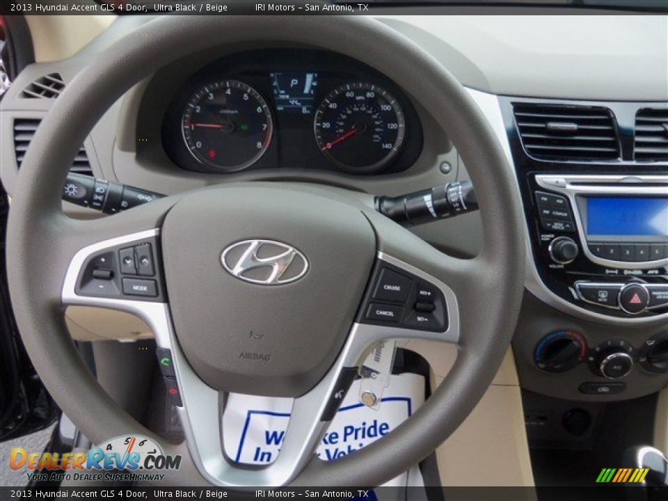 2013 Hyundai Accent GLS 4 Door Ultra Black / Beige Photo #12