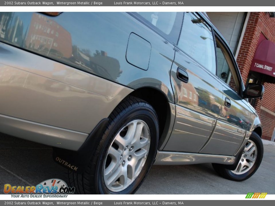 2002 Subaru Outback Wagon Wintergreen Metallic / Beige Photo #16