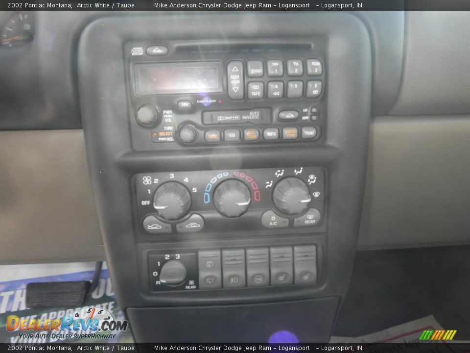 2002 Pontiac Montana Arctic White / Taupe Photo #8
