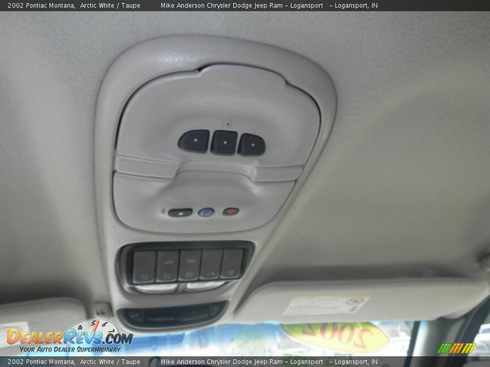 2002 Pontiac Montana Arctic White / Taupe Photo #9