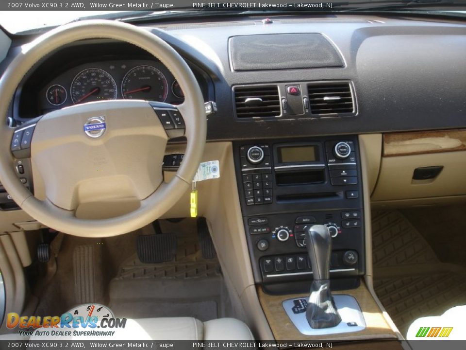 2007 Volvo XC90 3.2 AWD Willow Green Metallic / Taupe Photo #12