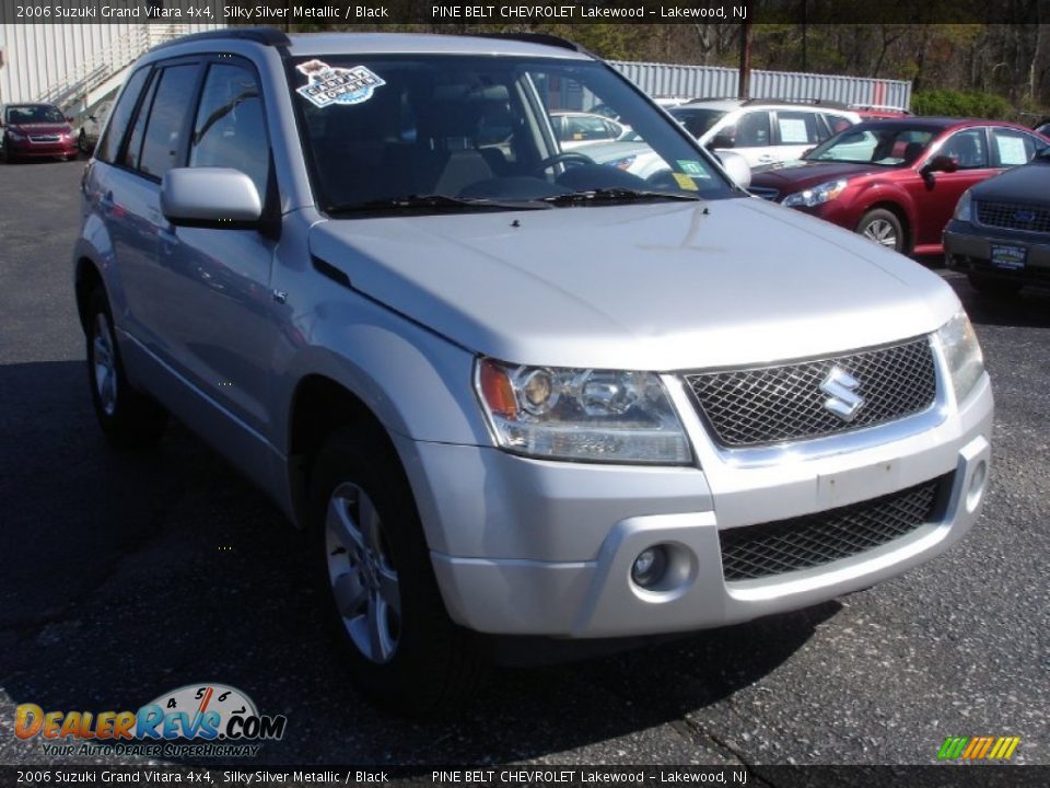 2006 Suzuki Grand Vitara 4x4 Silky Silver Metallic / Black Photo #3