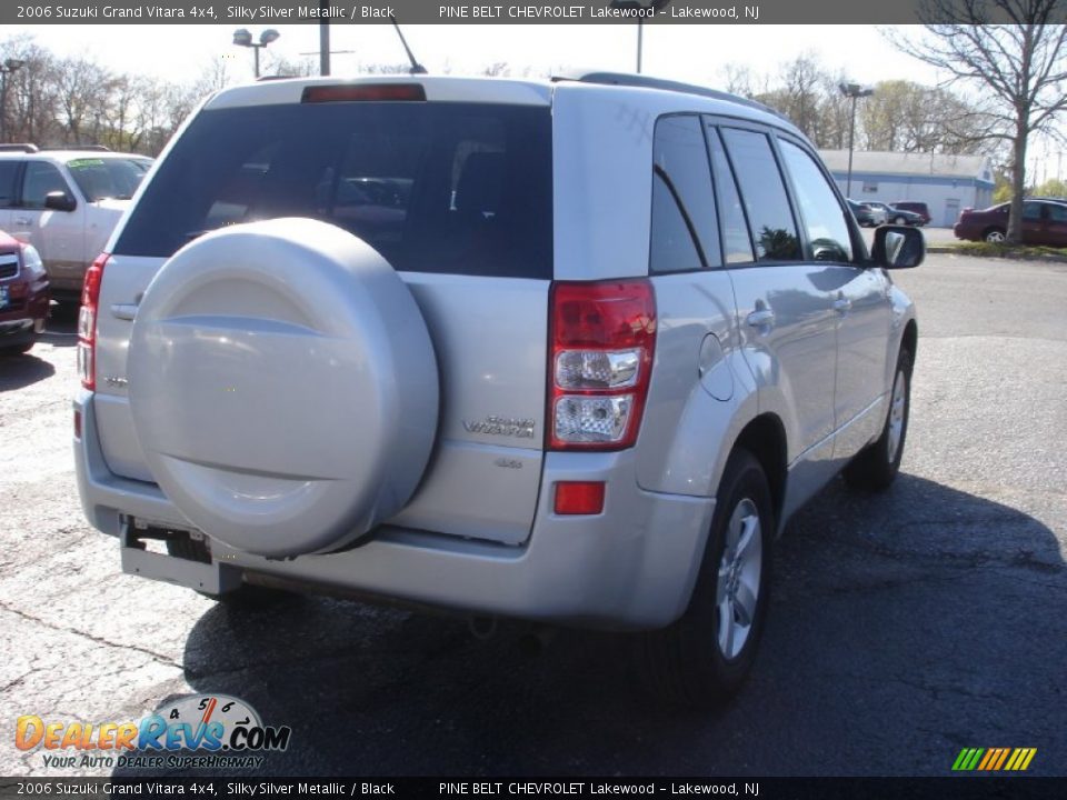 2006 Suzuki Grand Vitara 4x4 Silky Silver Metallic / Black Photo #4