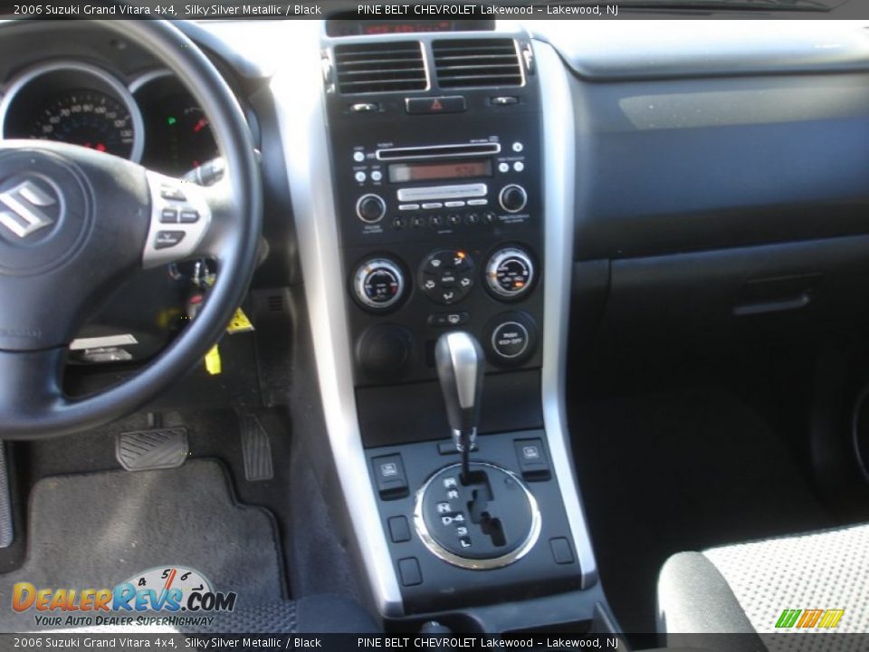 2006 Suzuki Grand Vitara 4x4 Silky Silver Metallic / Black Photo #12