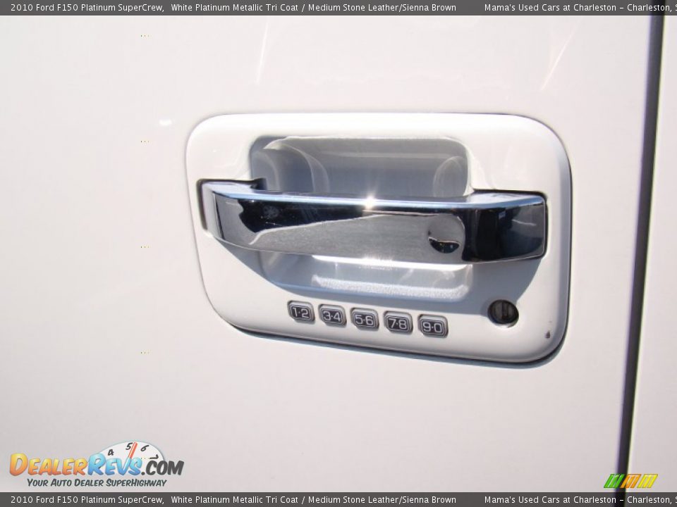 2010 Ford F150 Platinum SuperCrew White Platinum Metallic Tri Coat / Medium Stone Leather/Sienna Brown Photo #35