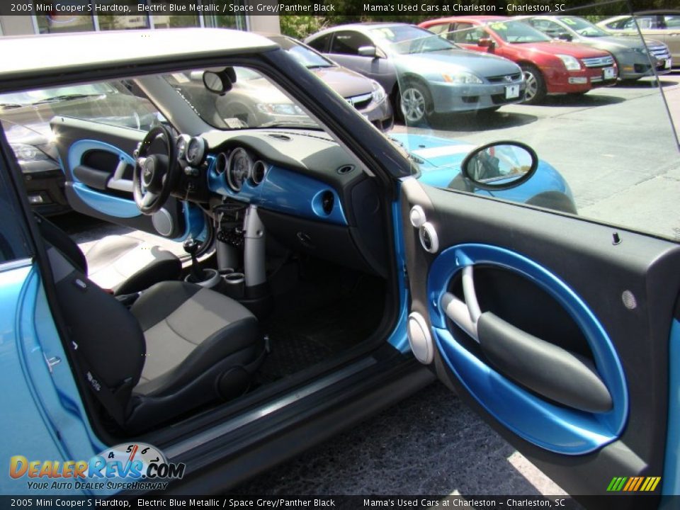2005 Mini Cooper S Hardtop Electric Blue Metallic / Space Grey/Panther Black Photo #10