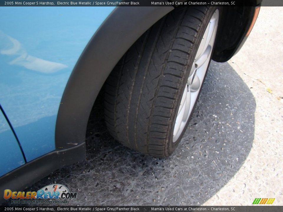 2005 Mini Cooper S Hardtop Electric Blue Metallic / Space Grey/Panther Black Photo #20