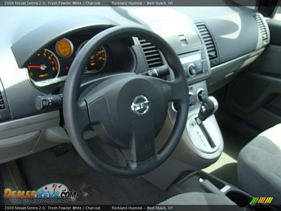 2009 Nissan Sentra 2.0 Fresh Powder White / Charcoal Photo #9