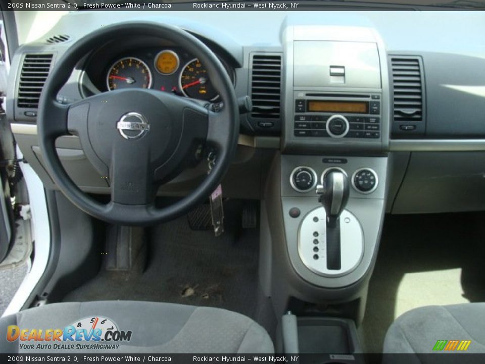 2009 Nissan Sentra 2.0 Fresh Powder White / Charcoal Photo #11