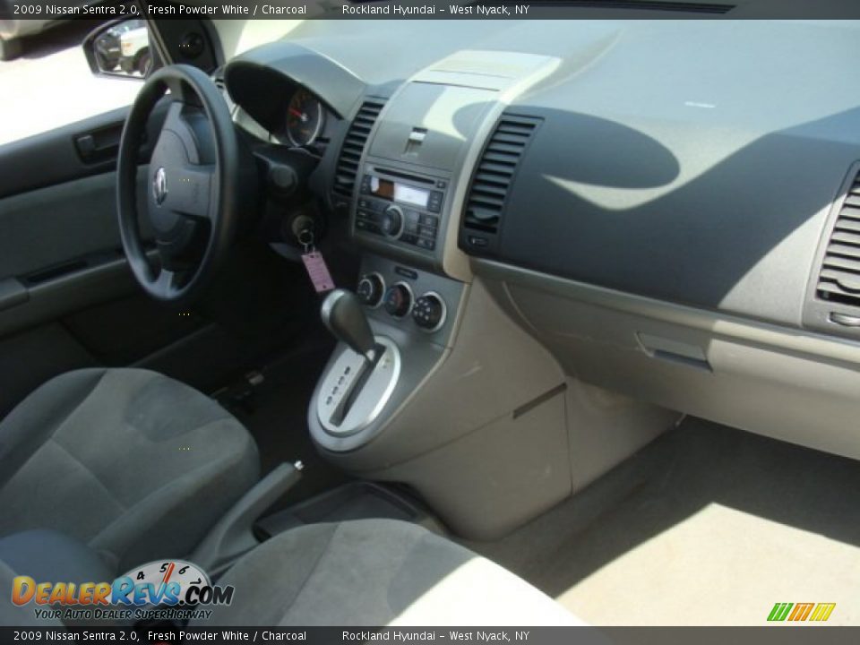 2009 Nissan Sentra 2.0 Fresh Powder White / Charcoal Photo #20