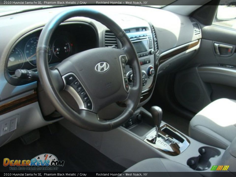 2010 Hyundai Santa Fe SE Phantom Black Metallic / Gray Photo #9