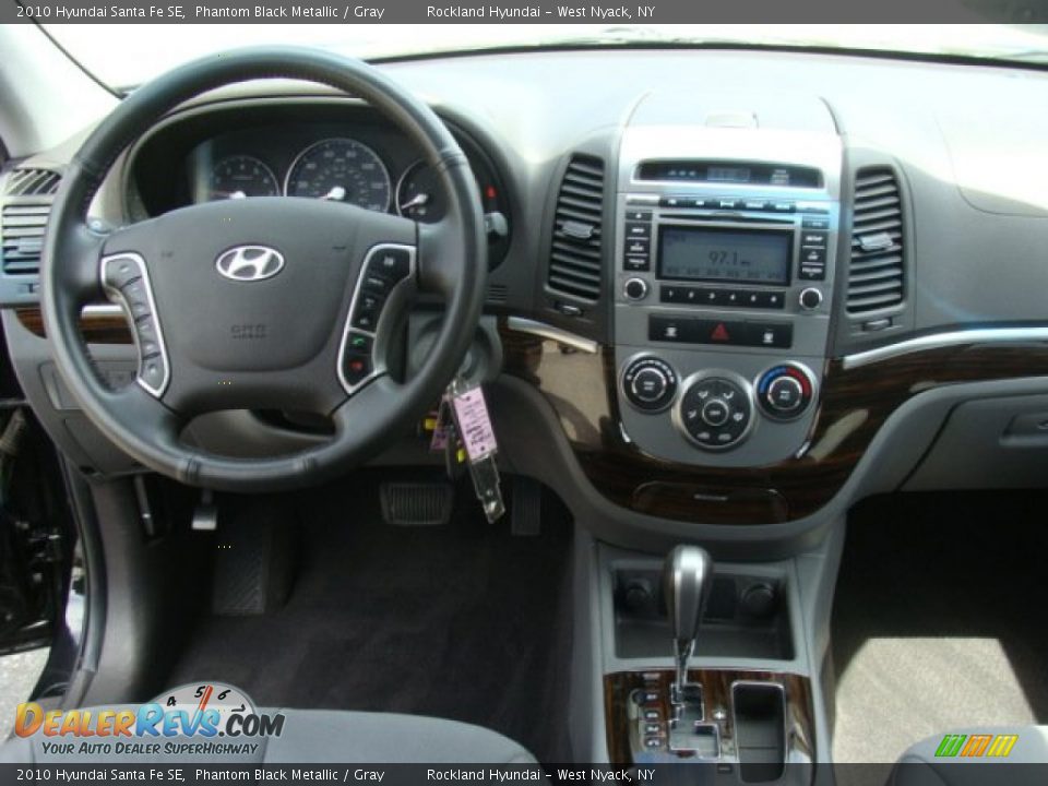 2010 Hyundai Santa Fe SE Phantom Black Metallic / Gray Photo #11