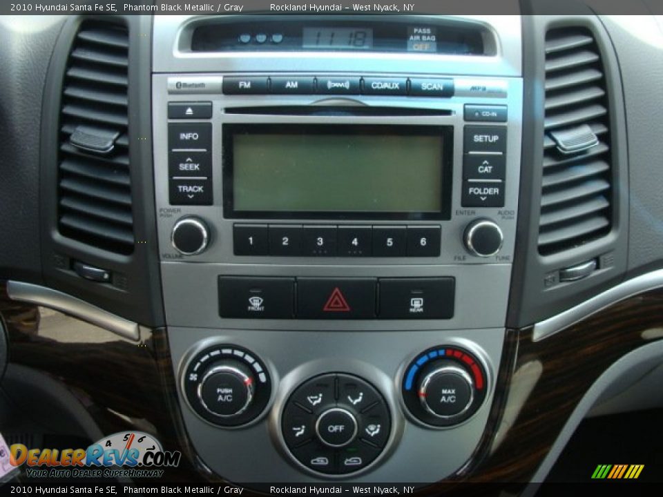 2010 Hyundai Santa Fe SE Phantom Black Metallic / Gray Photo #16