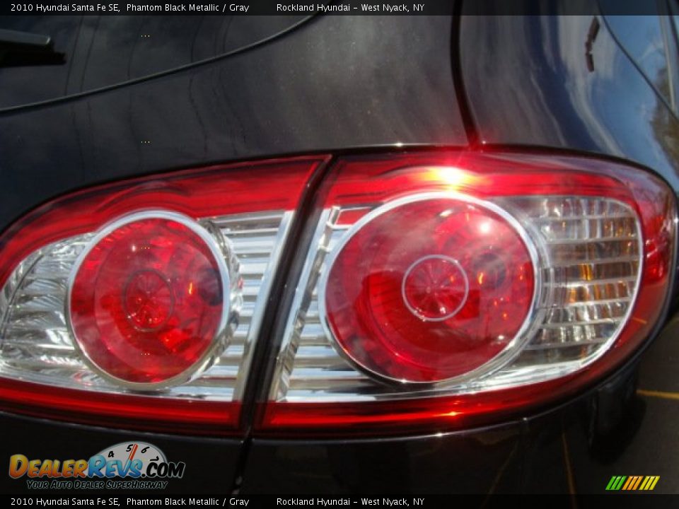 2010 Hyundai Santa Fe SE Phantom Black Metallic / Gray Photo #21