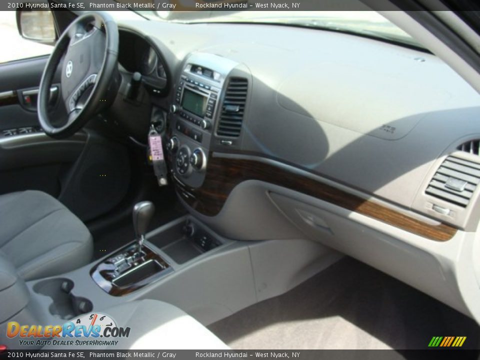 2010 Hyundai Santa Fe SE Phantom Black Metallic / Gray Photo #24