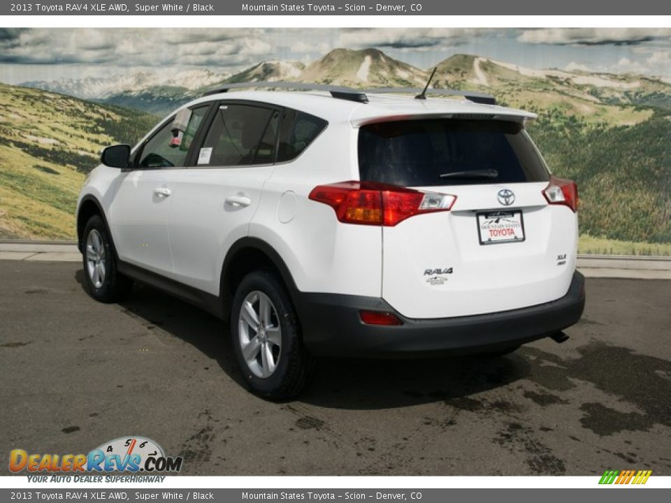 2013 Toyota RAV4 XLE AWD Super White / Black Photo #2