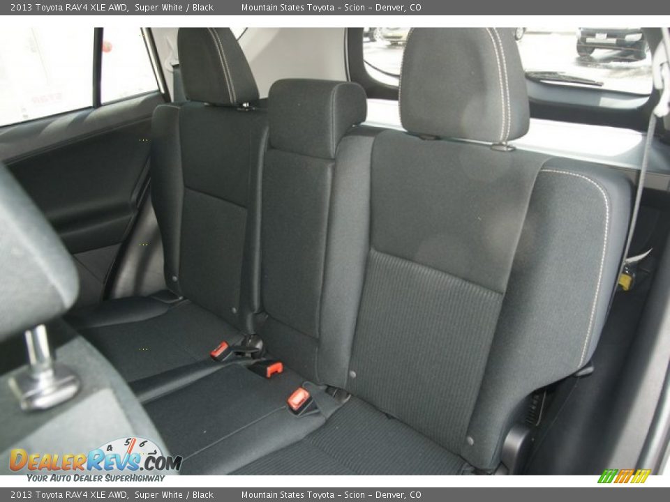 2013 Toyota RAV4 XLE AWD Super White / Black Photo #7