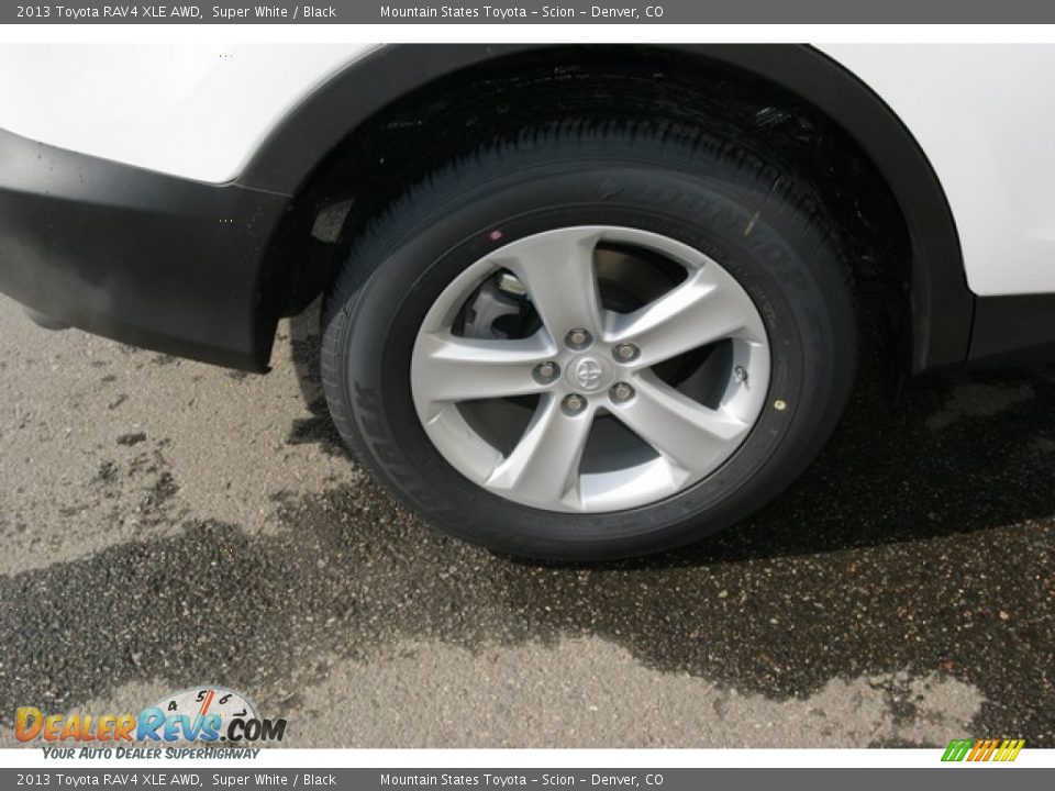 2013 Toyota RAV4 XLE AWD Super White / Black Photo #9