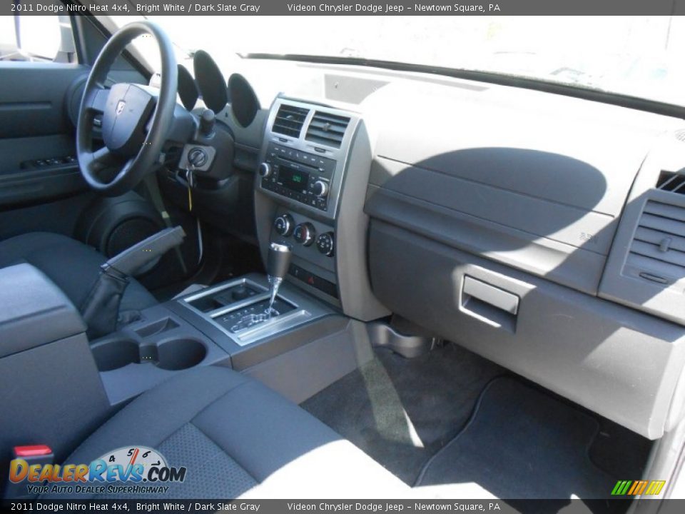 2011 Dodge Nitro Heat 4x4 Bright White / Dark Slate Gray Photo #12