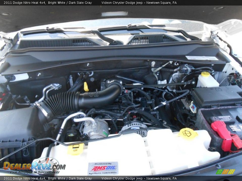 2011 Dodge Nitro Heat 4x4 Bright White / Dark Slate Gray Photo #20