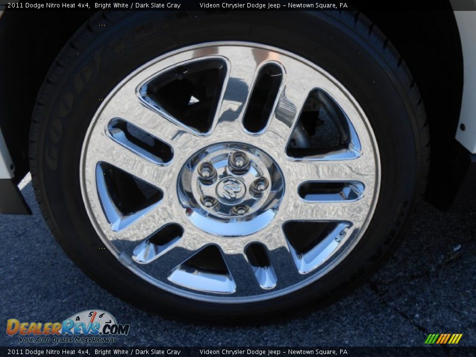 2011 Dodge Nitro Heat 4x4 Bright White / Dark Slate Gray Photo #21