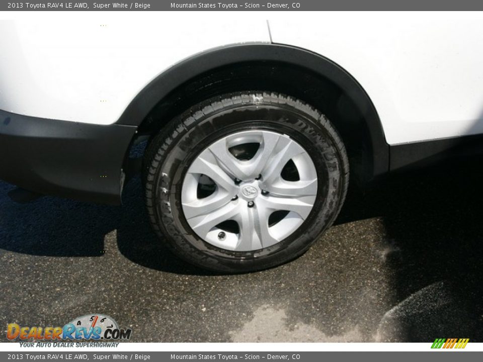 2013 Toyota RAV4 LE AWD Super White / Beige Photo #9
