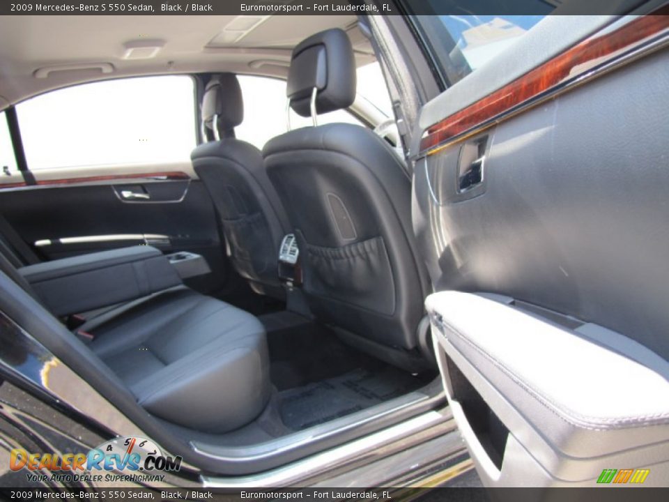 2009 Mercedes-Benz S 550 Sedan Black / Black Photo #25