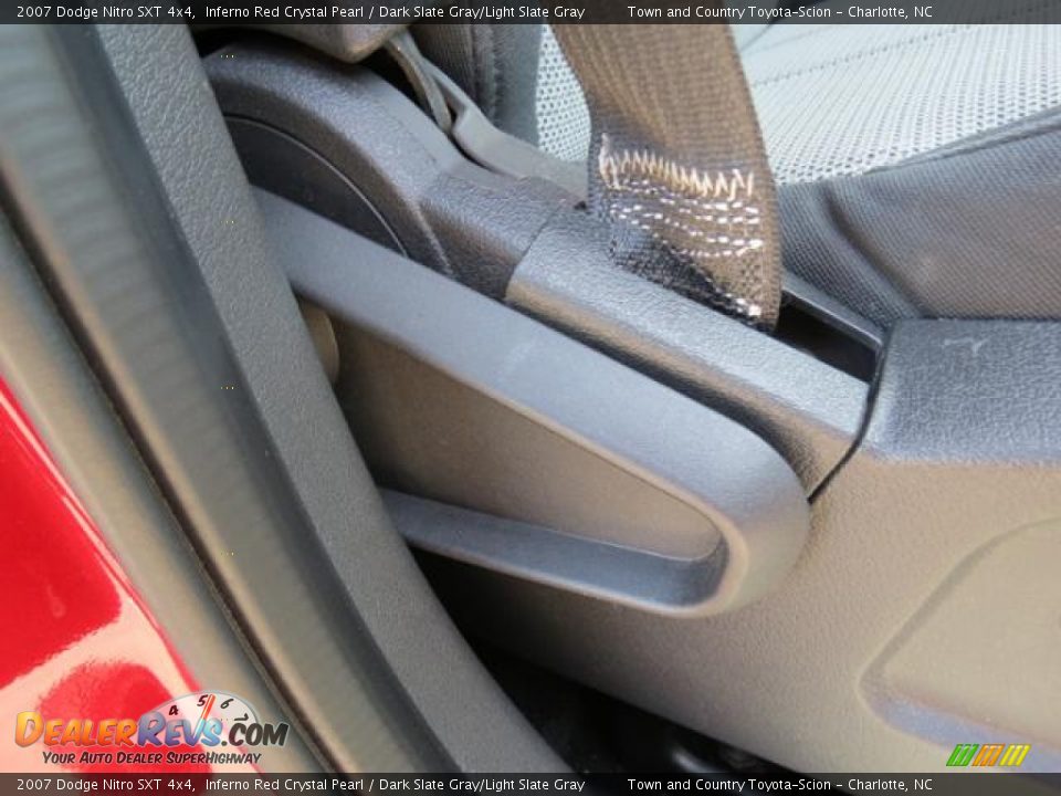 2007 Dodge Nitro SXT 4x4 Inferno Red Crystal Pearl / Dark Slate Gray/Light Slate Gray Photo #21