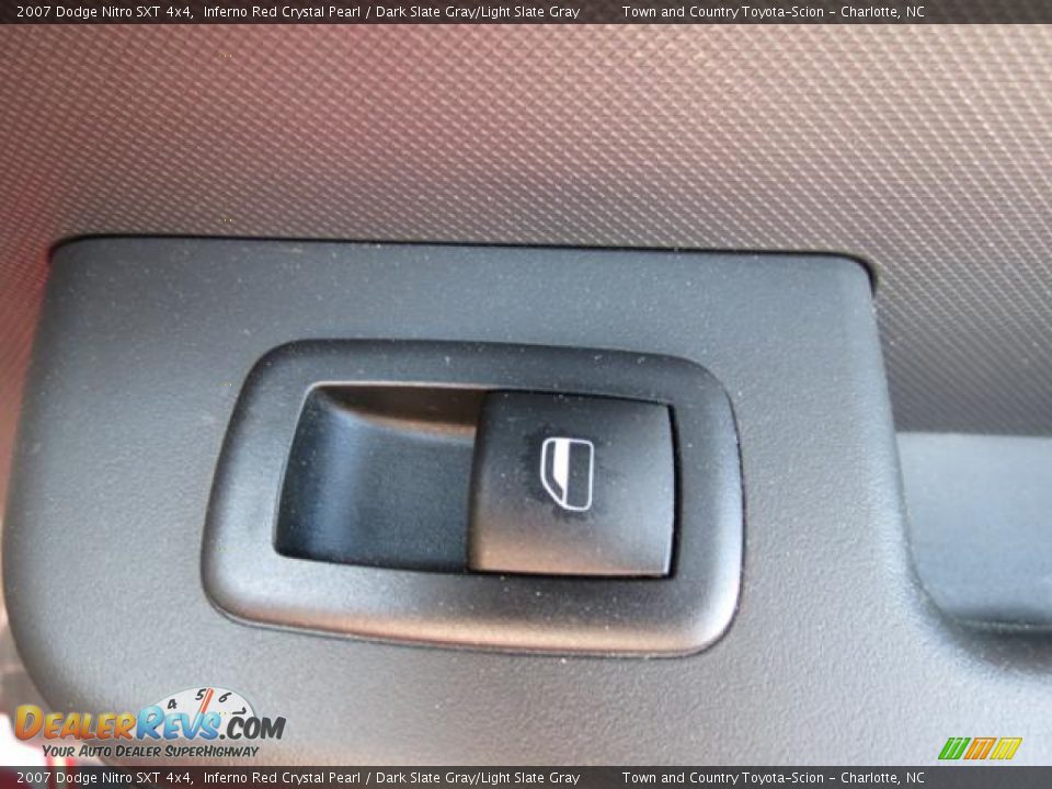 2007 Dodge Nitro SXT 4x4 Inferno Red Crystal Pearl / Dark Slate Gray/Light Slate Gray Photo #24