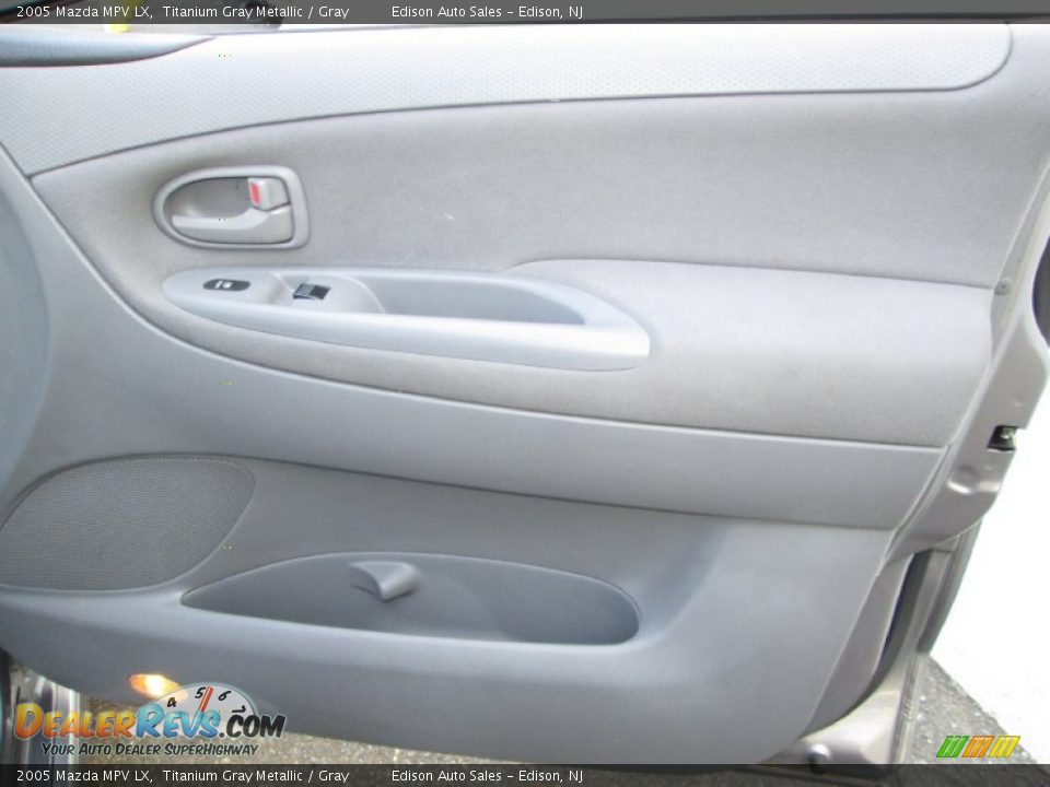 2005 Mazda MPV LX Titanium Gray Metallic / Gray Photo #28