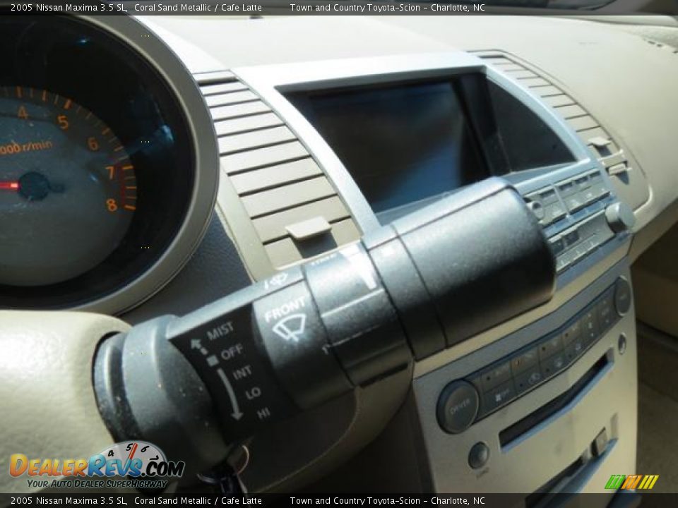 2005 Nissan Maxima 3.5 SL Coral Sand Metallic / Cafe Latte Photo #22