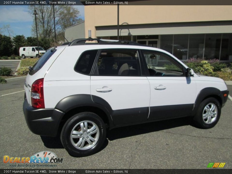 2007 Hyundai Tucson SE 4WD Stone White / Beige Photo #8