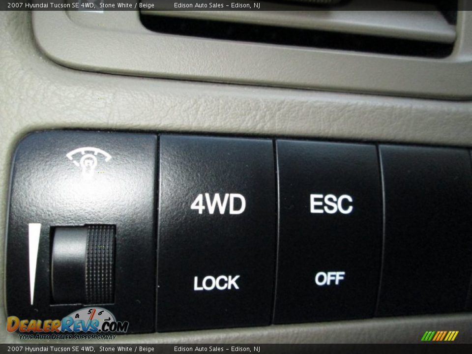2007 Hyundai Tucson SE 4WD Stone White / Beige Photo #21
