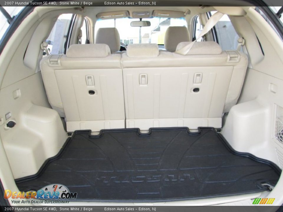 2007 Hyundai Tucson SE 4WD Stone White / Beige Photo #24