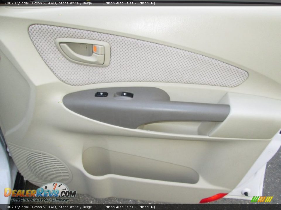 2007 Hyundai Tucson SE 4WD Stone White / Beige Photo #26