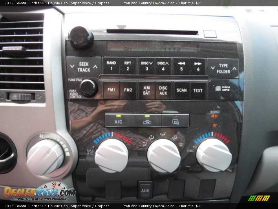 2013 Toyota Tundra SR5 Double Cab Super White / Graphite Photo #12