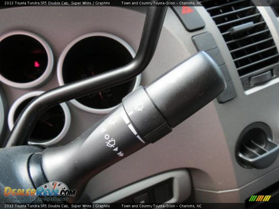 2013 Toyota Tundra SR5 Double Cab Super White / Graphite Photo #14