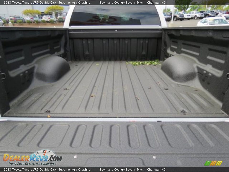 2013 Toyota Tundra SR5 Double Cab Super White / Graphite Photo #17