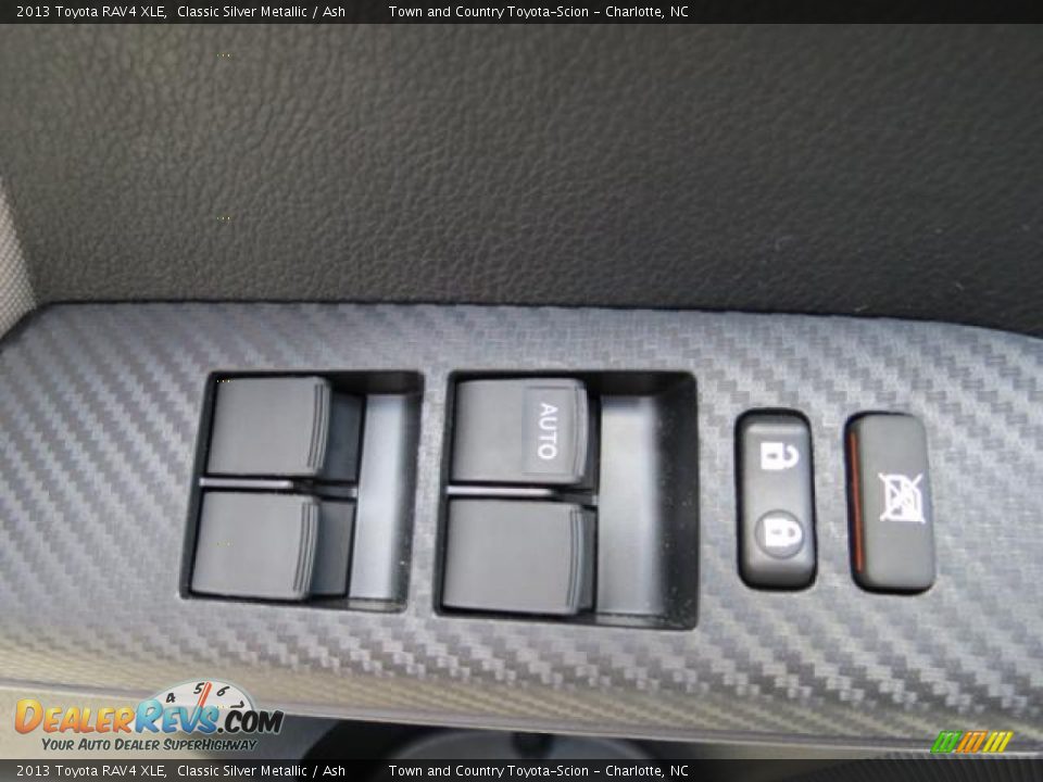 2013 Toyota RAV4 XLE Classic Silver Metallic / Ash Photo #10