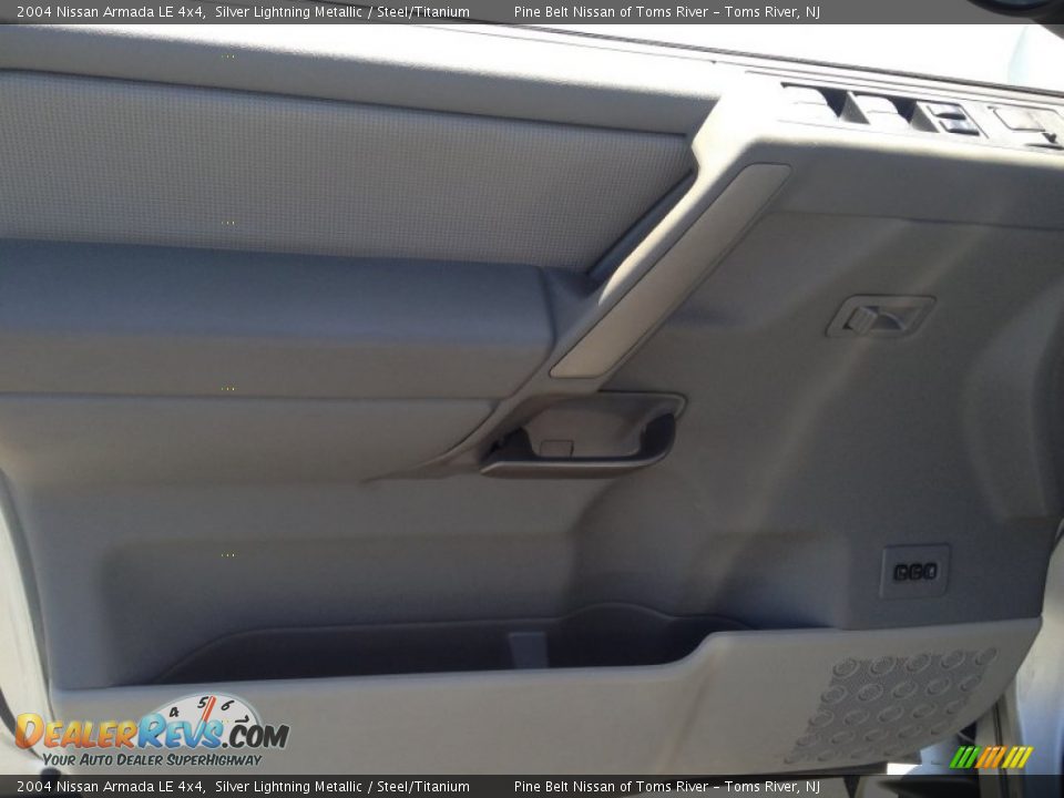 2004 Nissan Armada LE 4x4 Silver Lightning Metallic / Steel/Titanium Photo #9