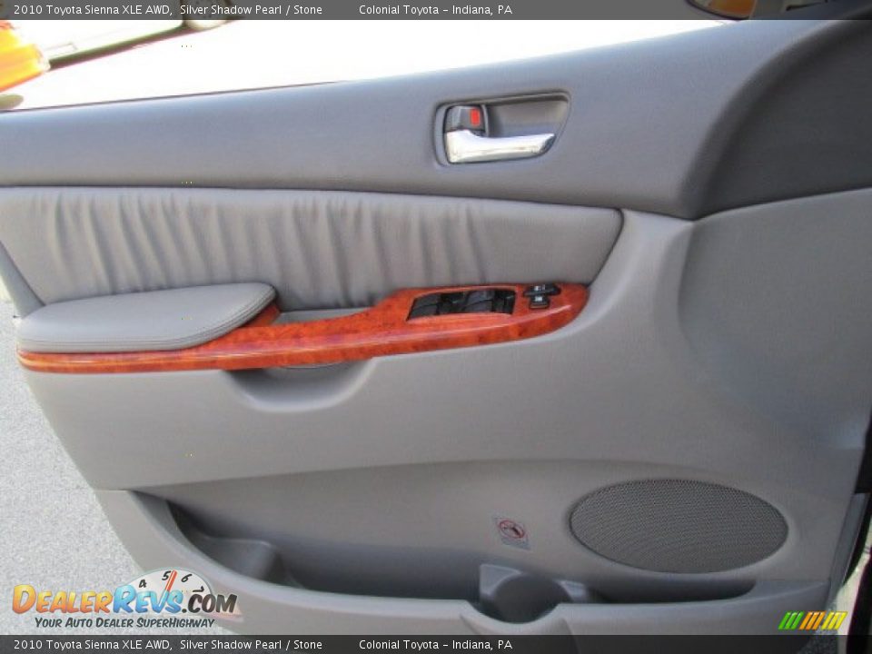 2010 Toyota Sienna XLE AWD Silver Shadow Pearl / Stone Photo #16