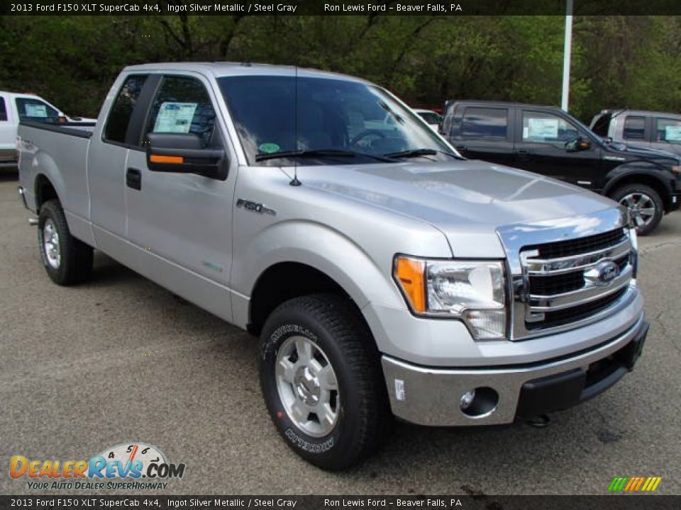 Front 3/4 View of 2013 Ford F150 XLT SuperCab 4x4 Photo #2