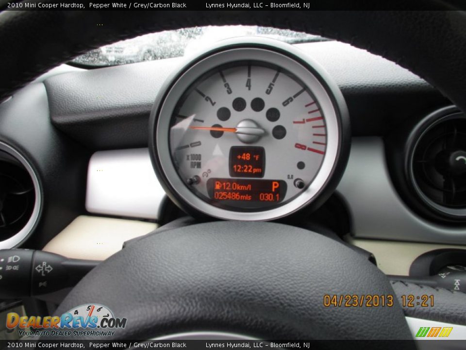 2010 Mini Cooper Hardtop Pepper White / Grey/Carbon Black Photo #13