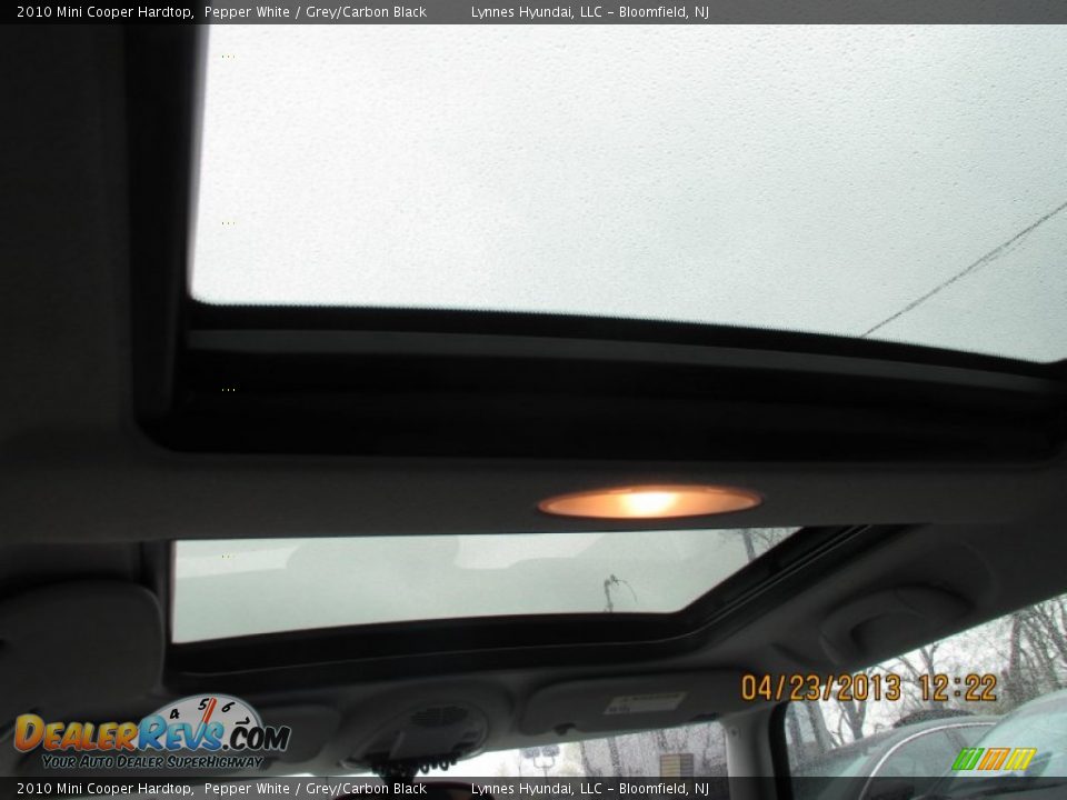 2010 Mini Cooper Hardtop Pepper White / Grey/Carbon Black Photo #14