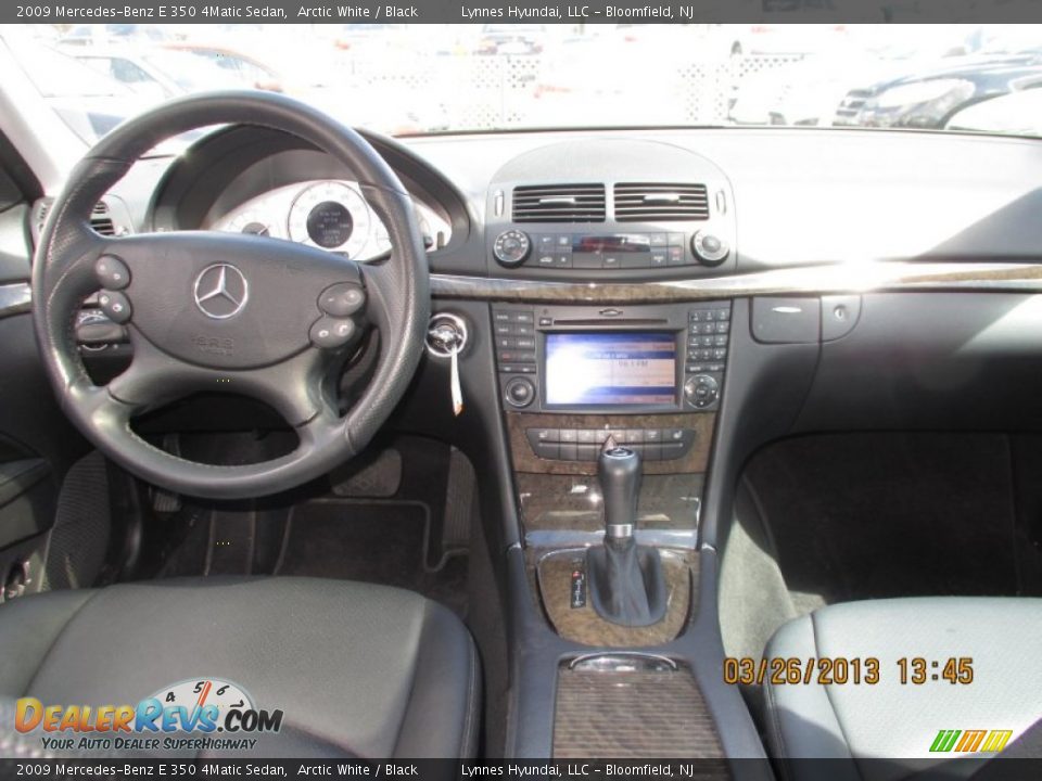 2009 Mercedes-Benz E 350 4Matic Sedan Arctic White / Black Photo #12