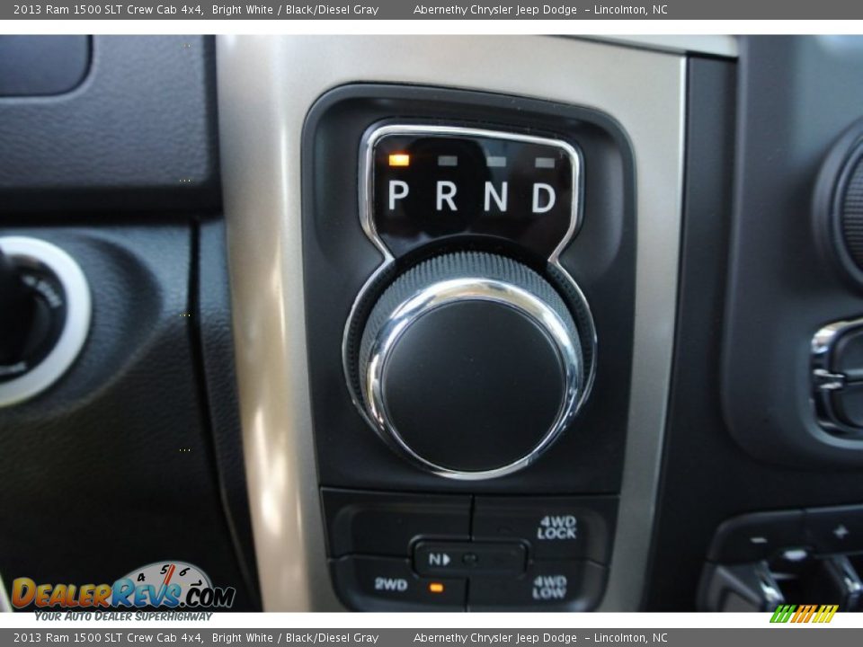 2013 Ram 1500 SLT Crew Cab 4x4 Bright White / Black/Diesel Gray Photo #9